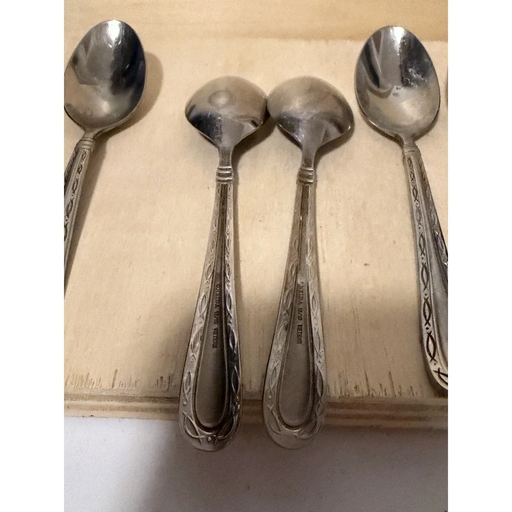oneida stainless flatware Tea Spoons 5 Total